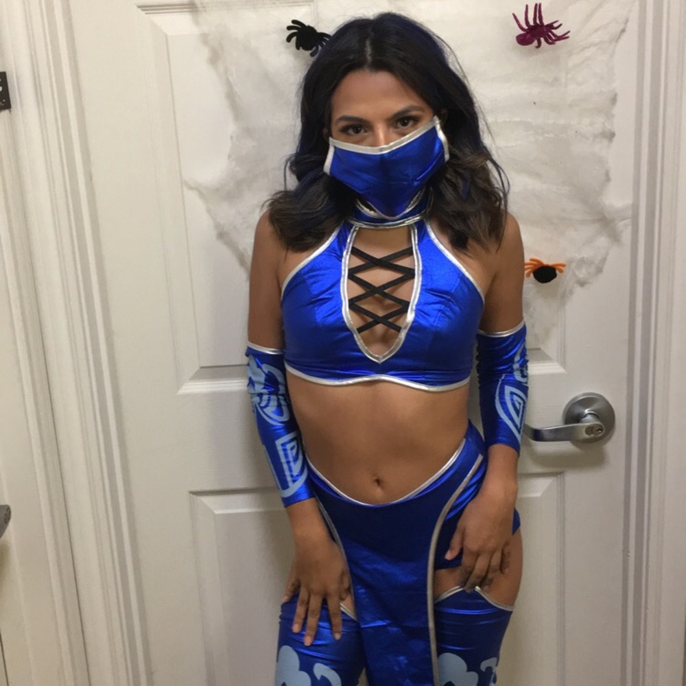KITANA MORTAL KOMBAT